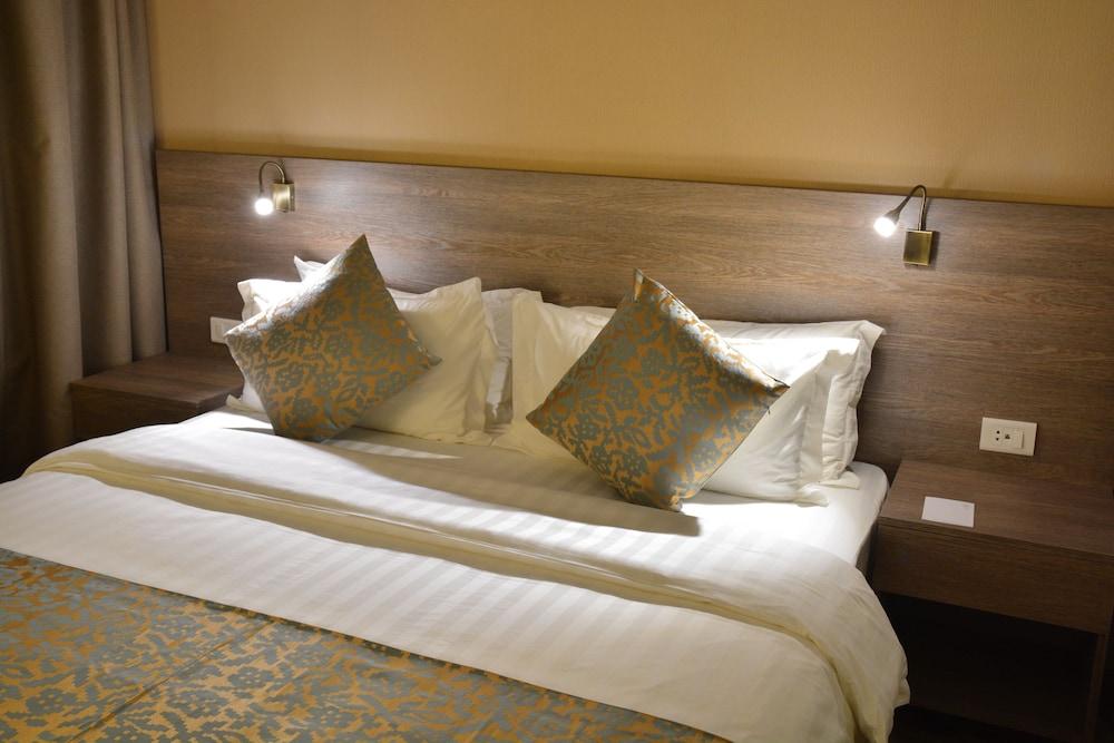 The Sanrock Hotel Amman Eksteriør billede